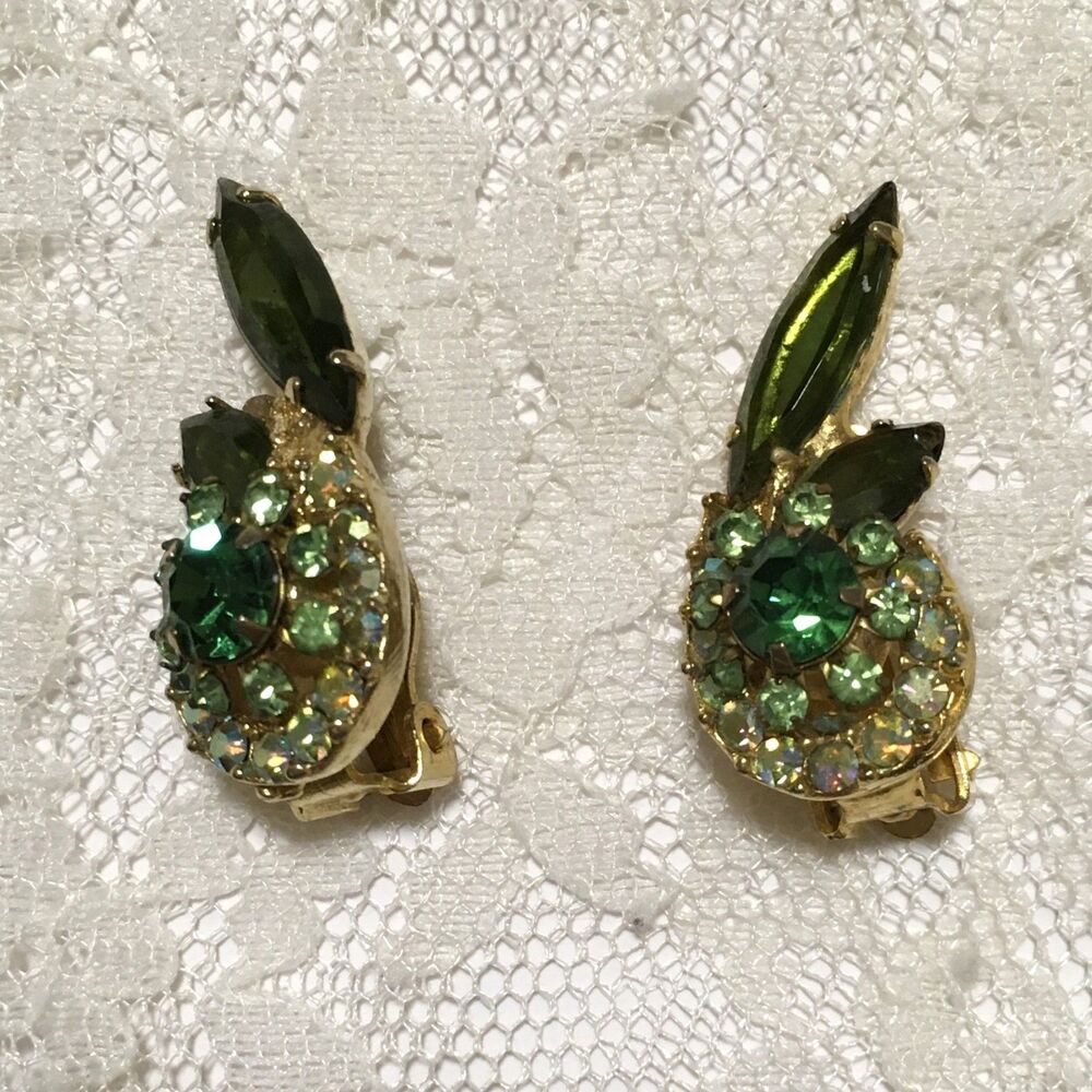 Vintage Juliana Rhinestone Clip On Earrings Green Pronged Navettes Gold Tone